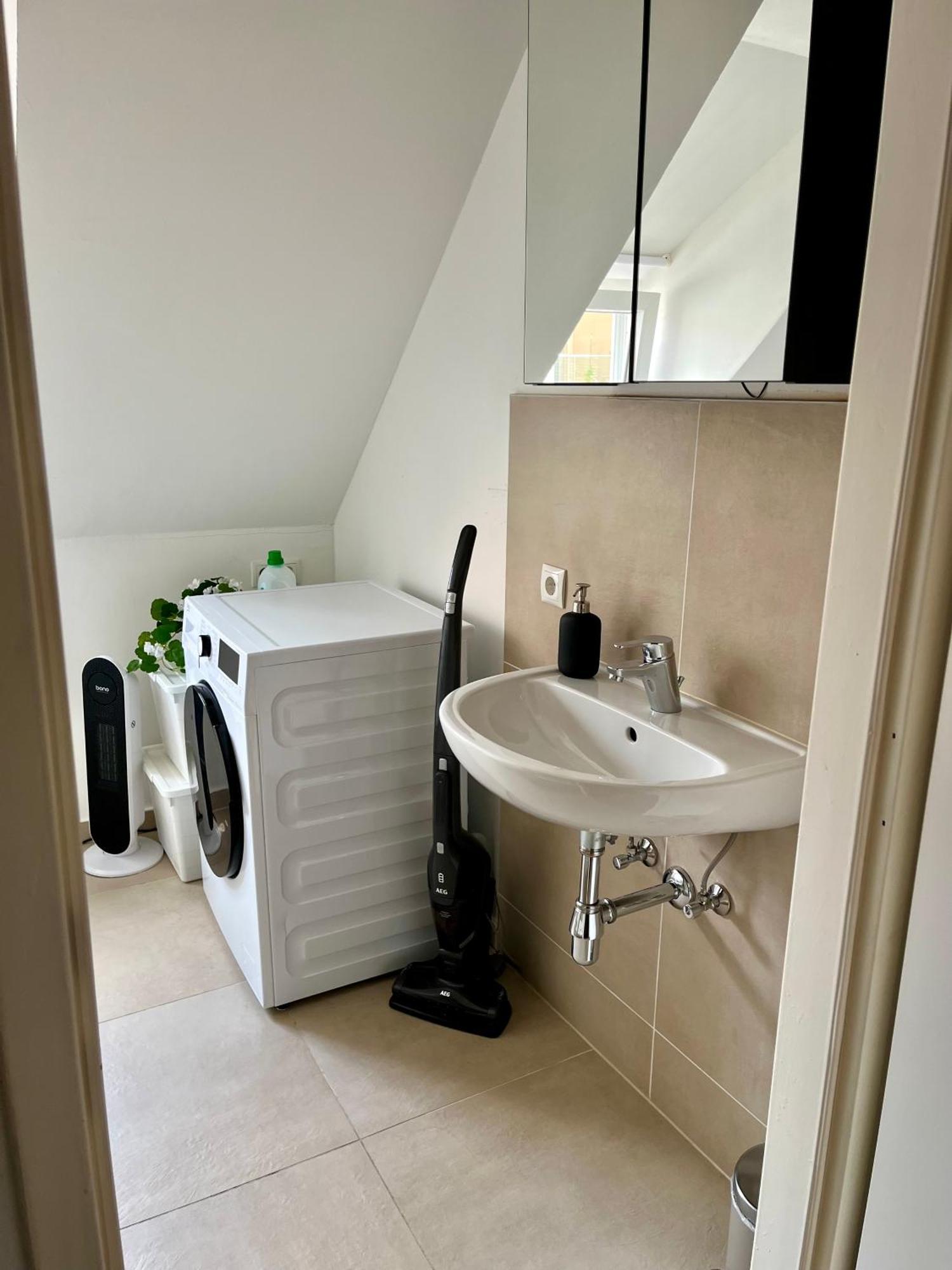 Flores City Center Studio - Easy Self-Check-In Graz Eksteriør billede