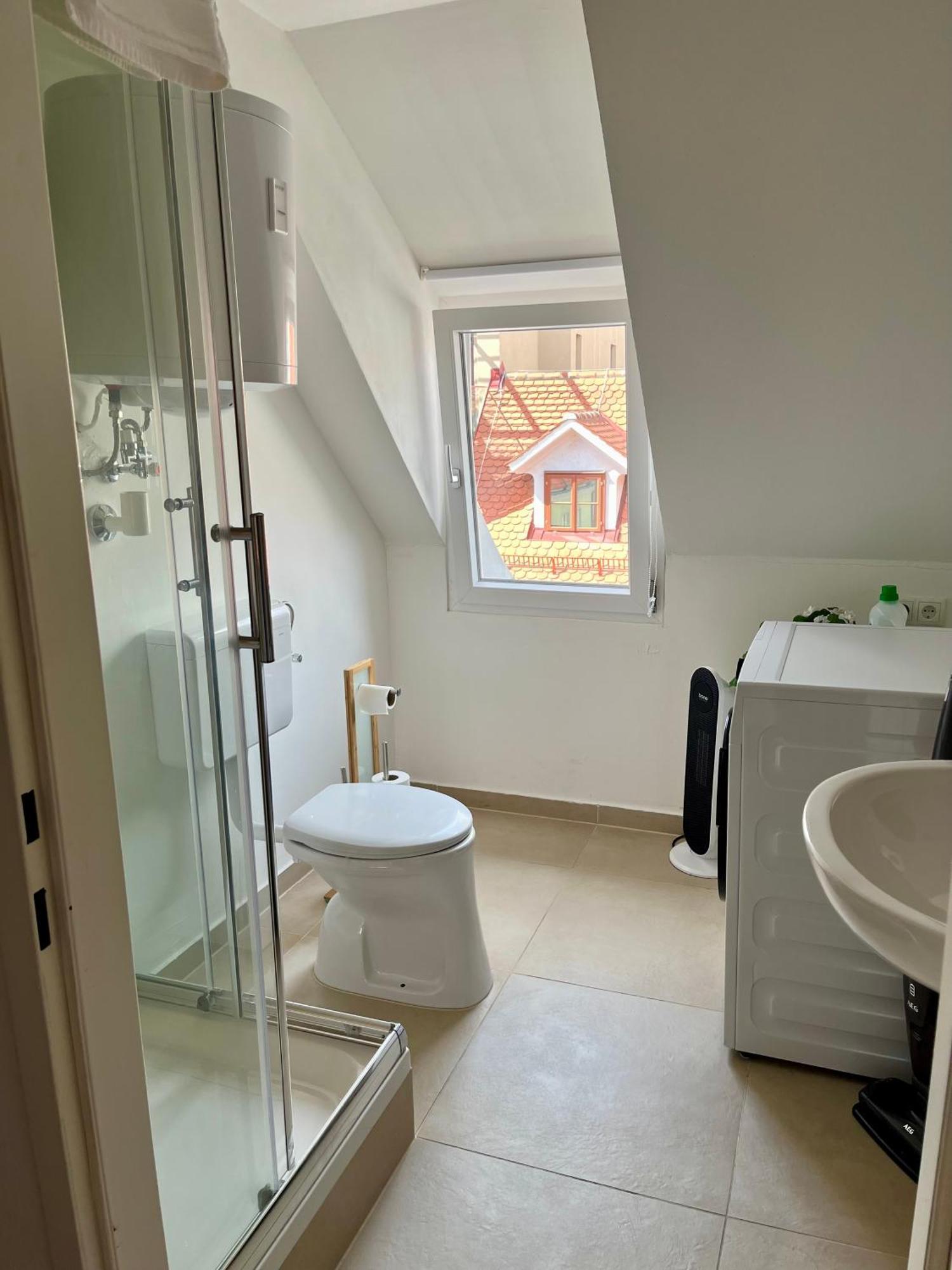 Flores City Center Studio - Easy Self-Check-In Graz Eksteriør billede